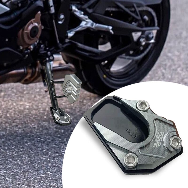 🛵 50% RABATT! 🎉 Motorrad-Ständerfuß-Verbreiterung – Mehr Stabilität. Einfache Montage & Rostfester Stahl 🔩📦